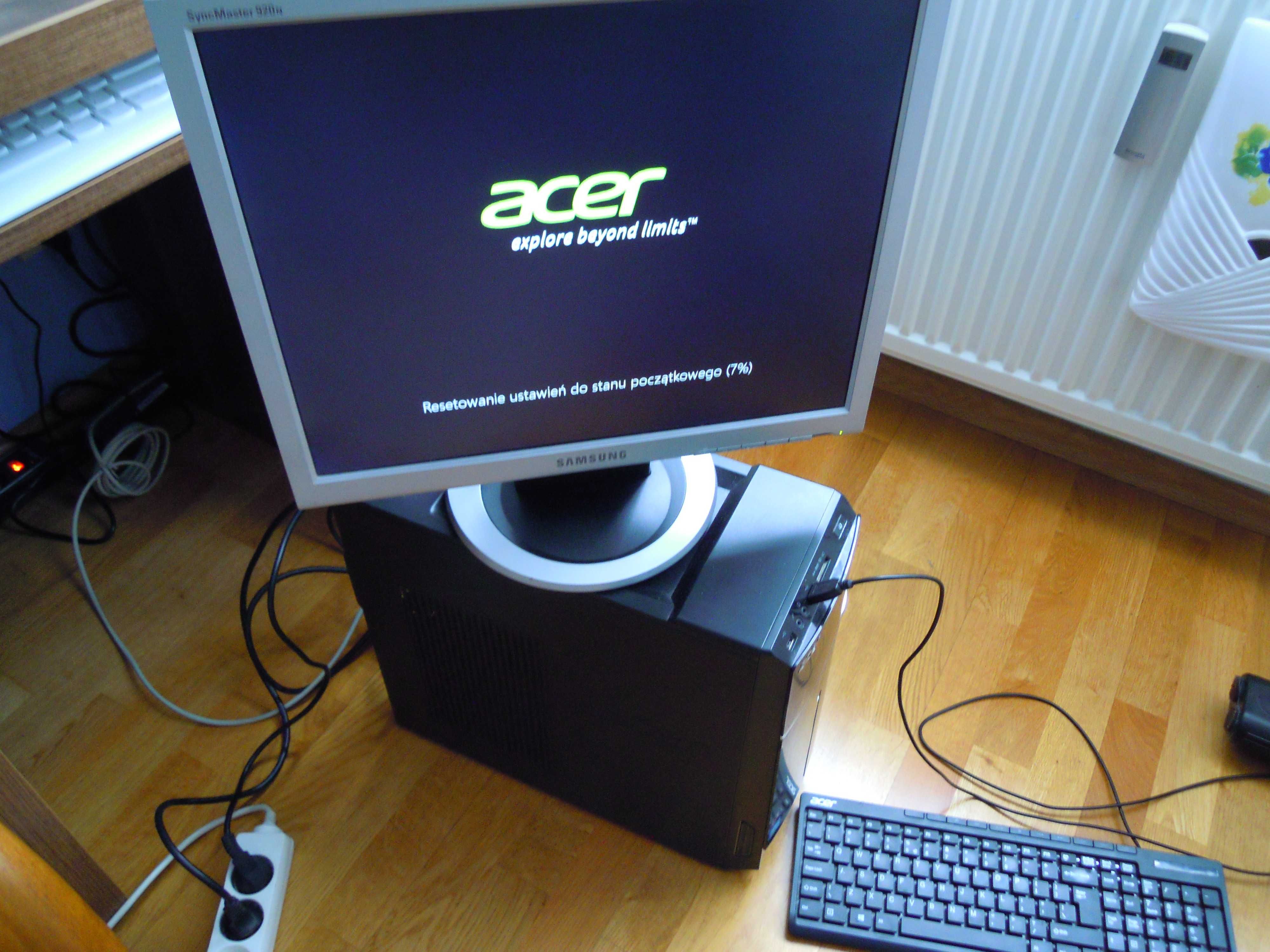 Używany komputer ACER MC605 wraz monitorem, drukarką 3x1 i klawiaturą,