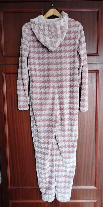 Ciepły różowy kombinezon