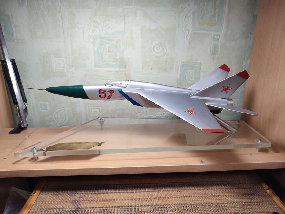Модель самолёта подаренная Министру оборону Гречко А.А.