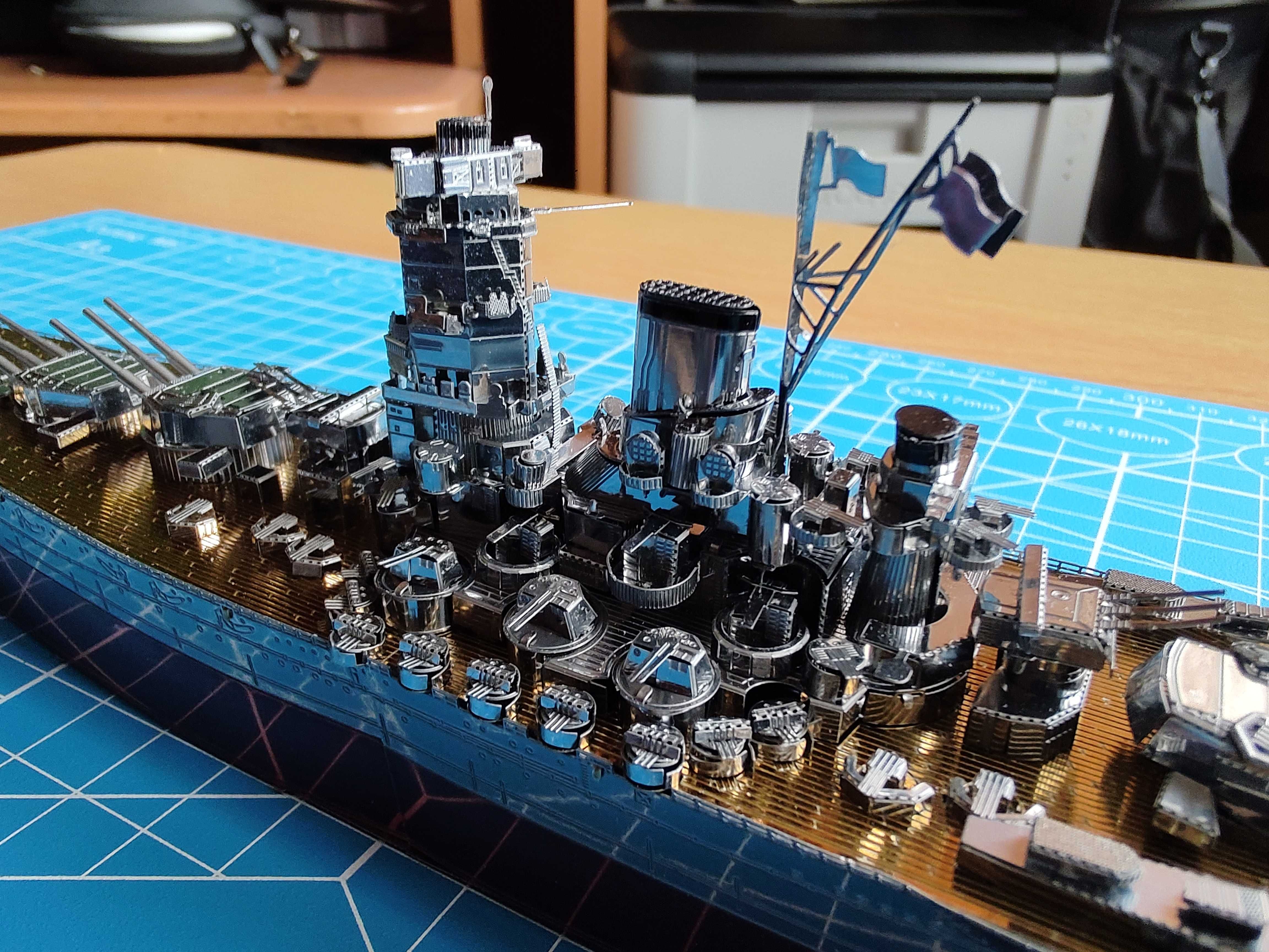 Metalowy model pancernika Yamato 1:800 30cm z zestawu Piececool Gotowy