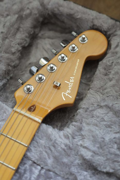 Fender American Ultra Stratocaster MN COB