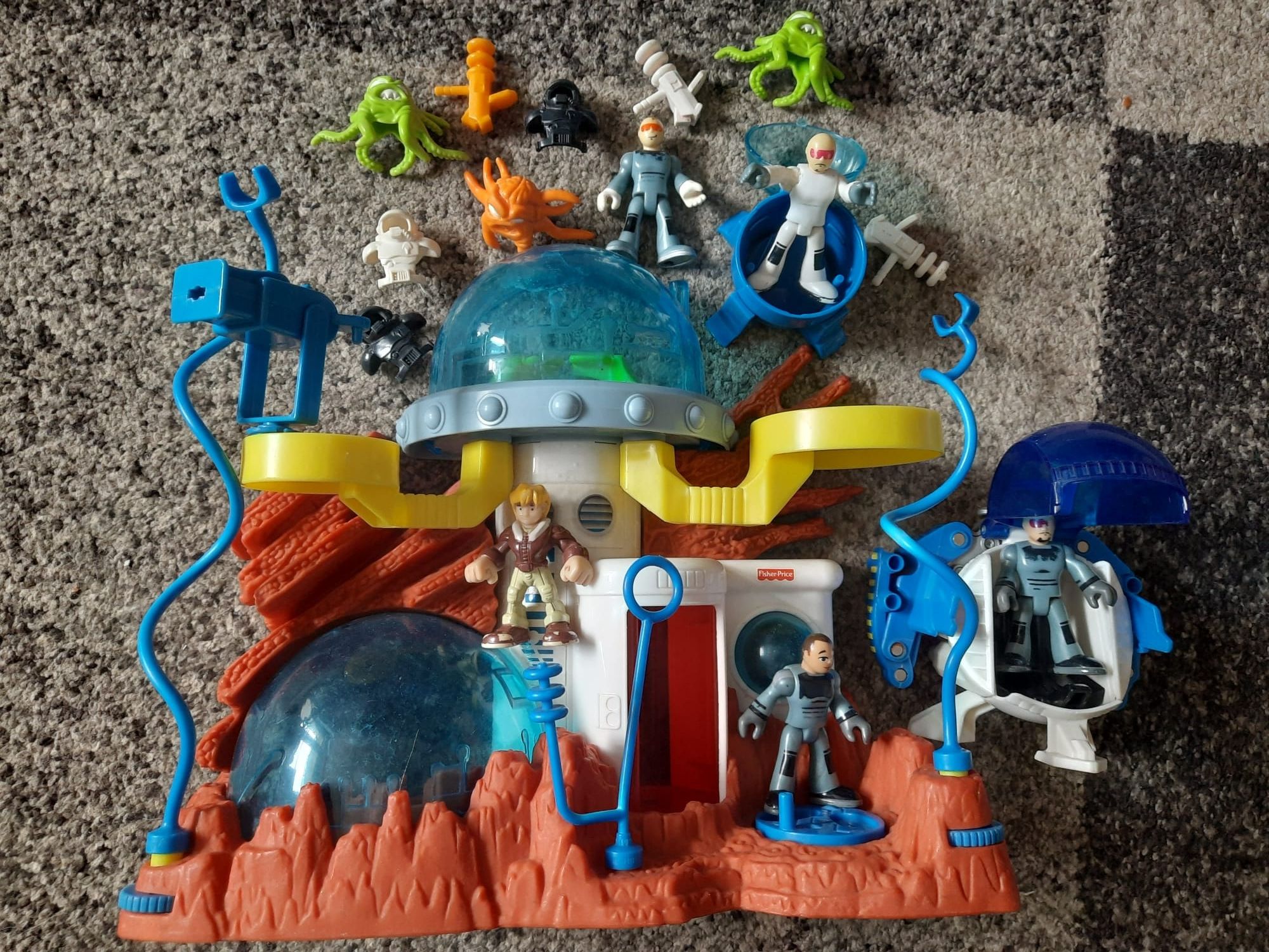 Imaginext Fisher Price stacja kosmiczna plus statek kosmiczny, kapsuła