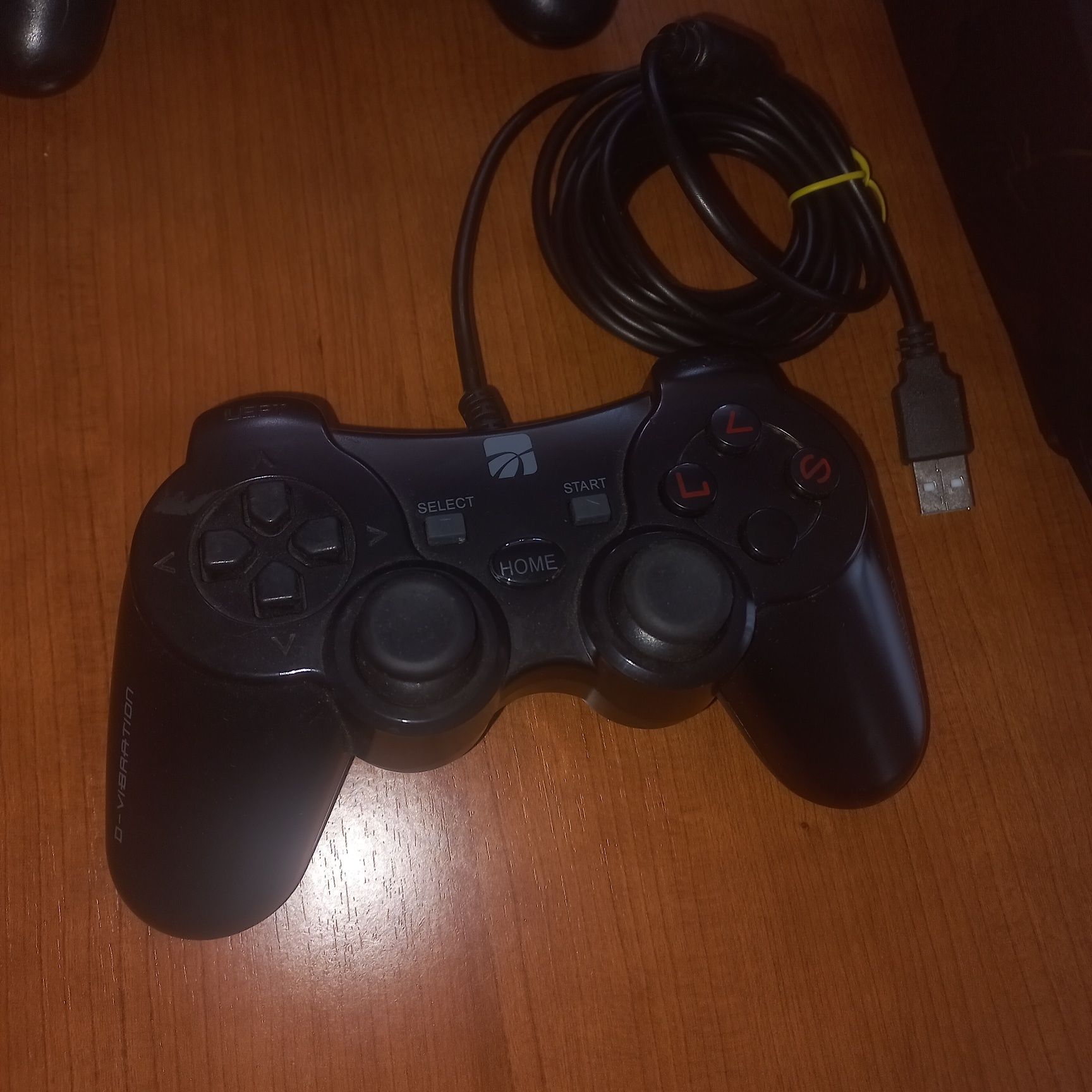 PS3 + 2 Comandos + 5 jogos