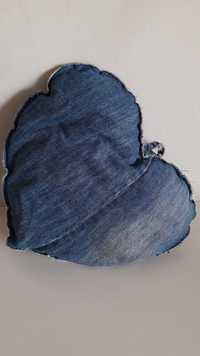 Dżinsowa poduszka w kształcie serca