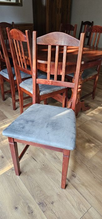 Elegancki stół z litego drewna + 8 krzeseł