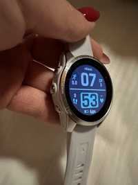 Смарт-годинник Garmin Fenix 7S сріблястий з білим ремінцем