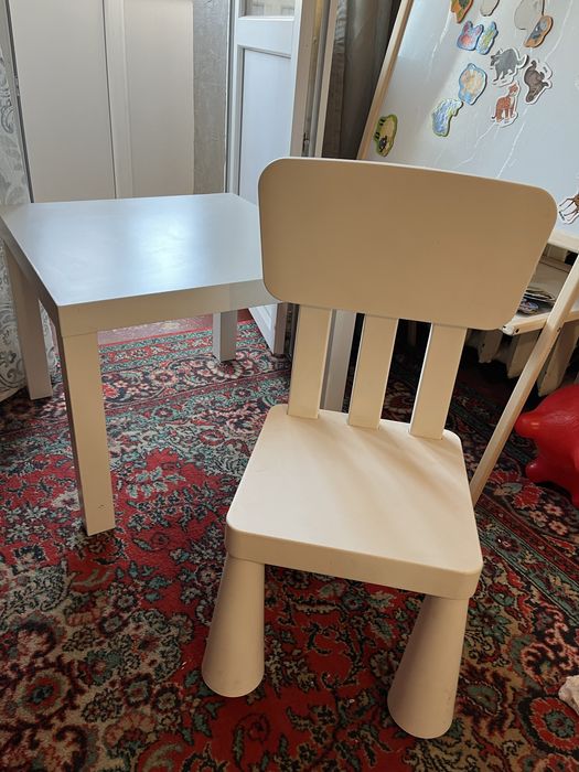 Дитячий стіл і стільчик