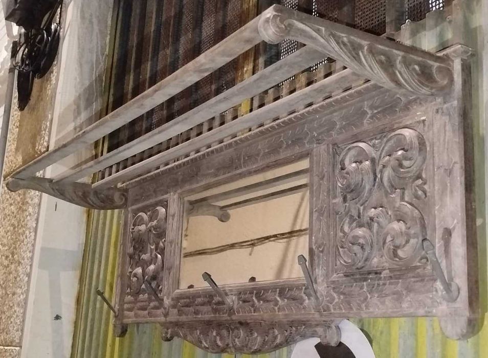 Cabide Antigo em pau santo e ferro