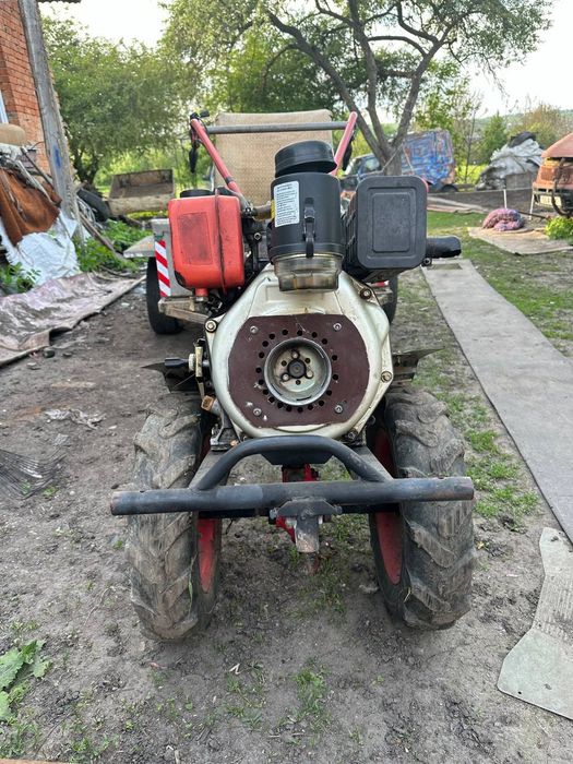 Продам мотоблок в комплекті