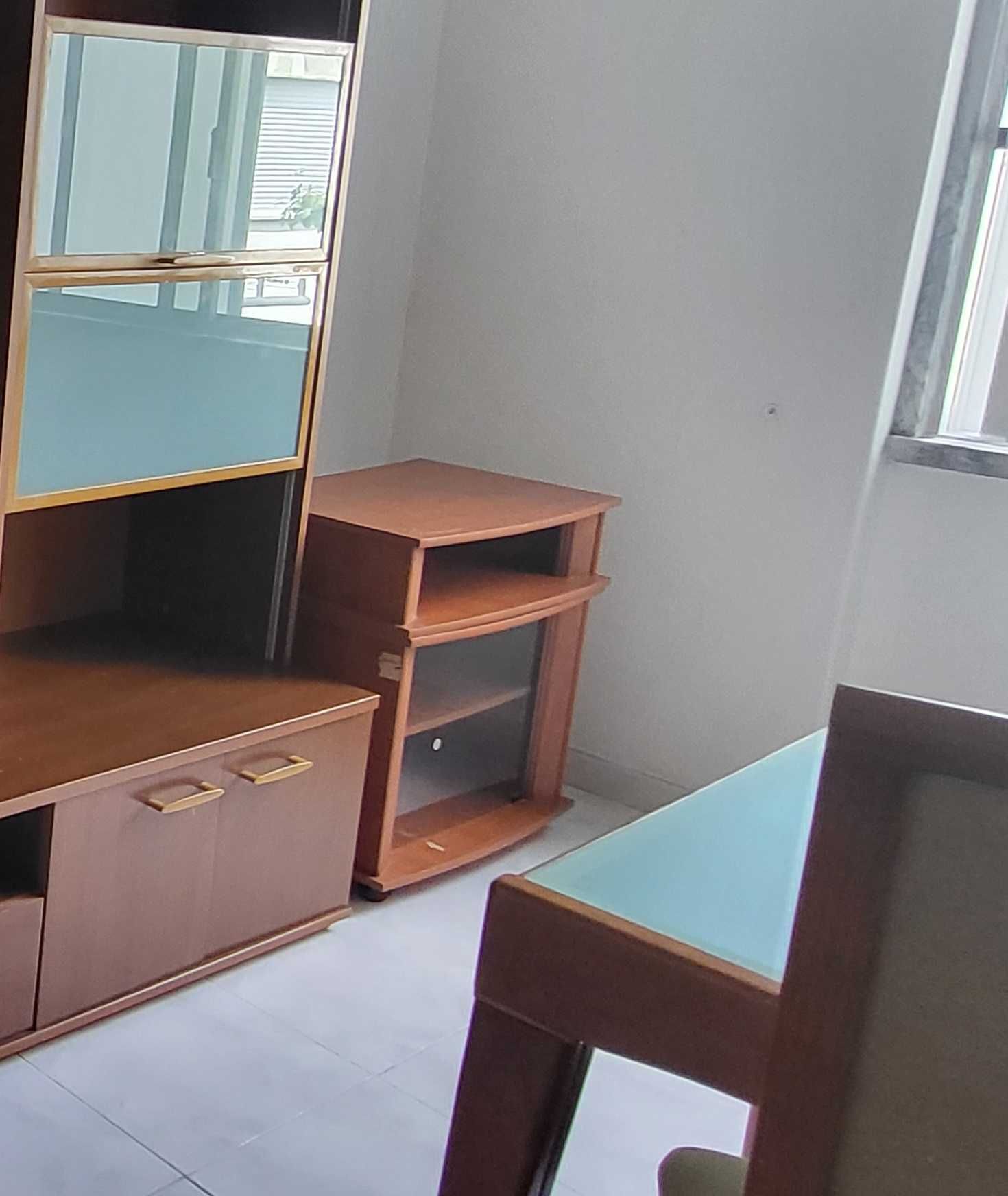 Conjunto de Moveis de Sala, cerejeira / vidro