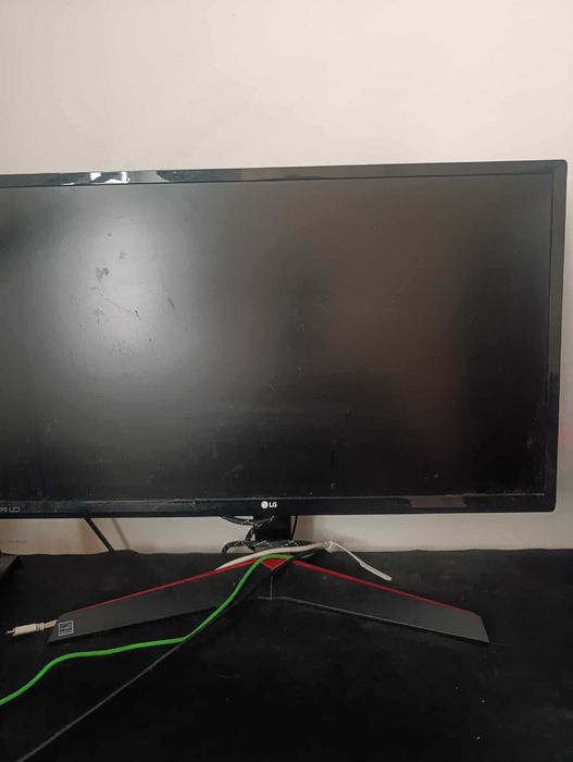 Komputer do gier RX6600XT RGB z monitorem!