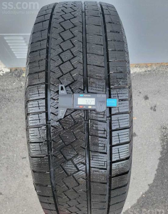 Практично нова зимова гума Pirelli Ice Zero Asimmetrico