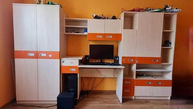 Sprzedam zestaw mebli .