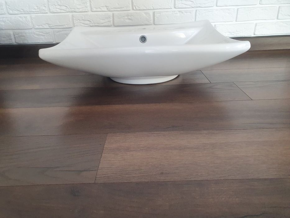 Продам умивальник 60*45