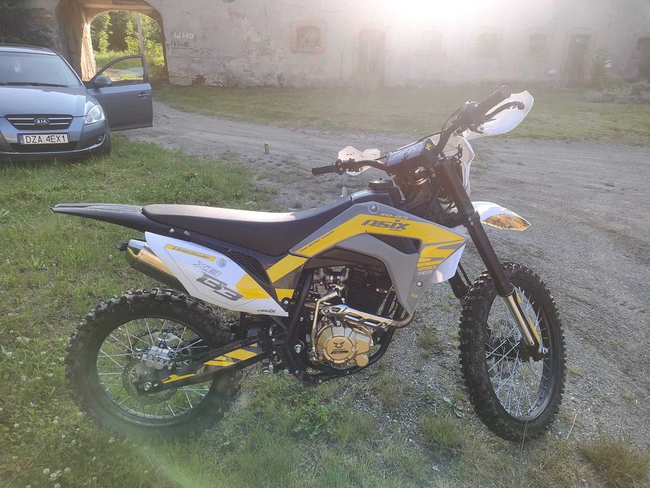 Asix XB 83 pojemność 250cc