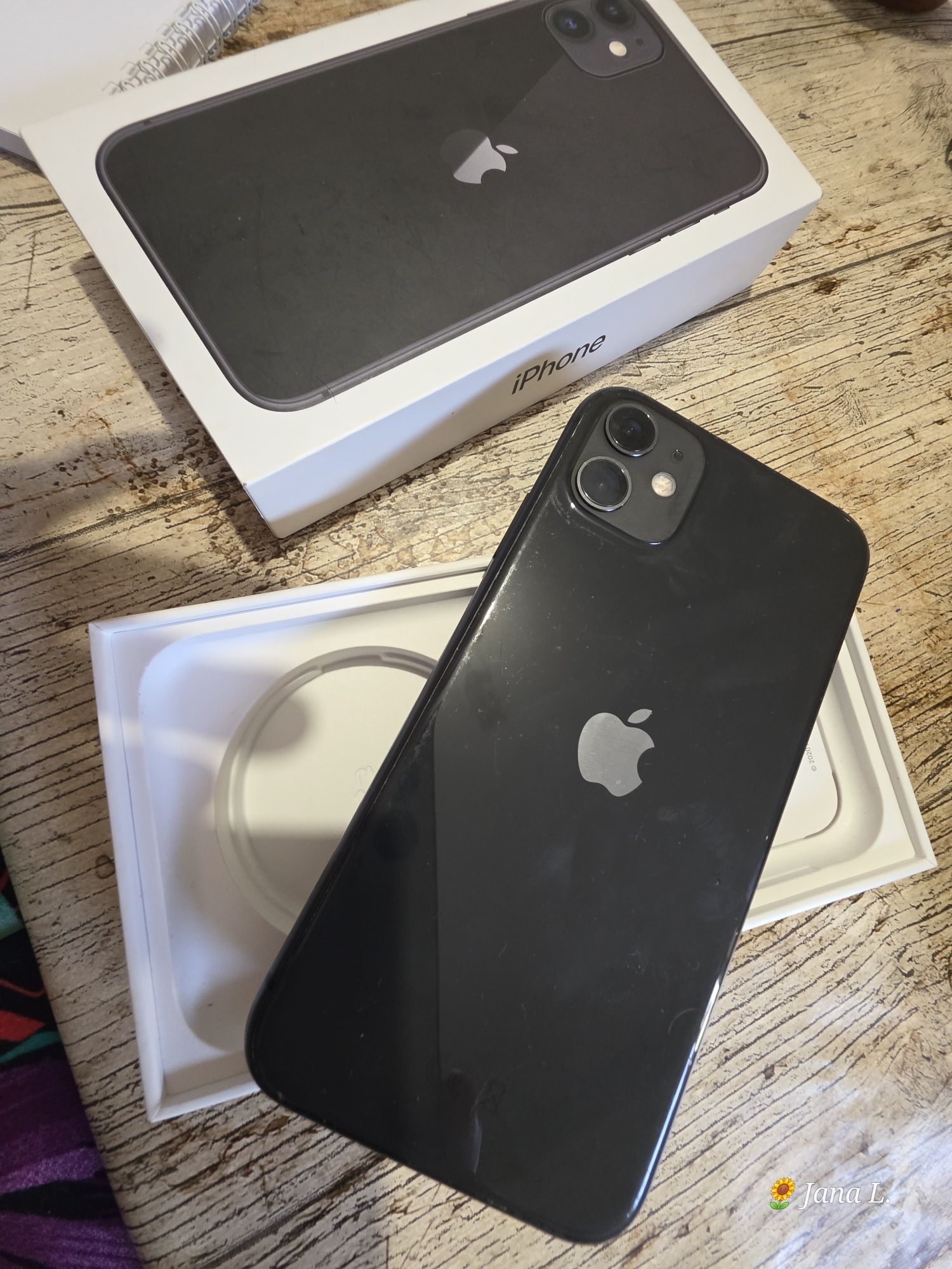 iPhone 11 bem estimado