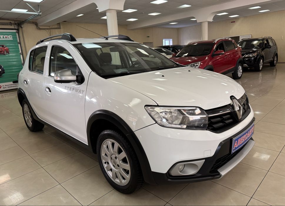 Renault Sandero Stepway 0.9i 12V АКПП 2017 р.в. (90 к.с.)