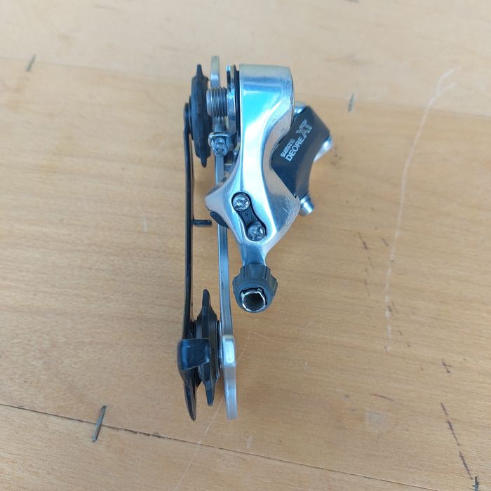 Przerzutka tył Shimano Deore XT RD-M737