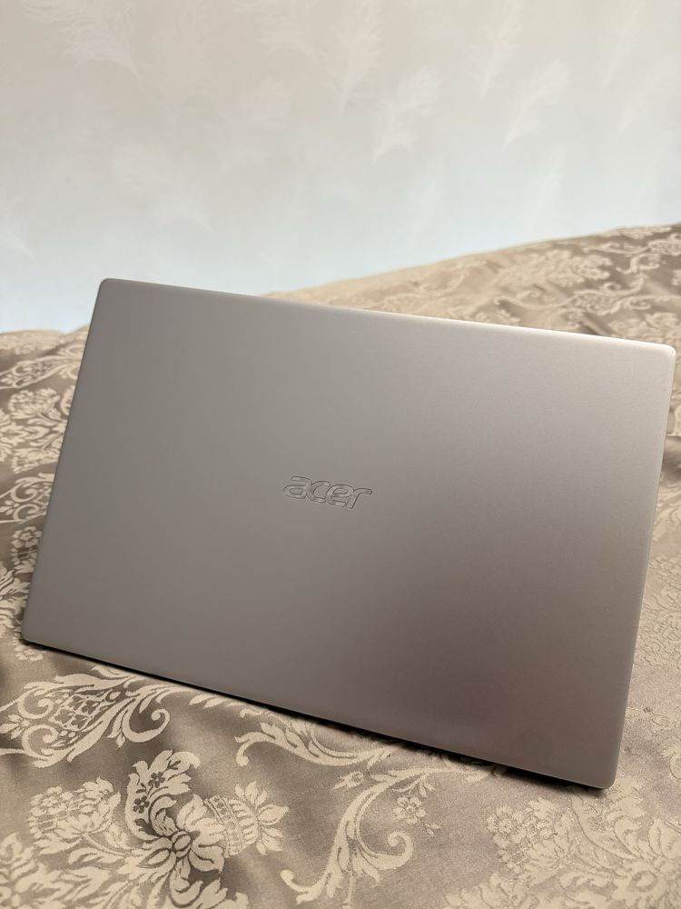 Продам  Ультрабук Б/У  Acer Swift 3 SF314-42 256 ГБ SSD
