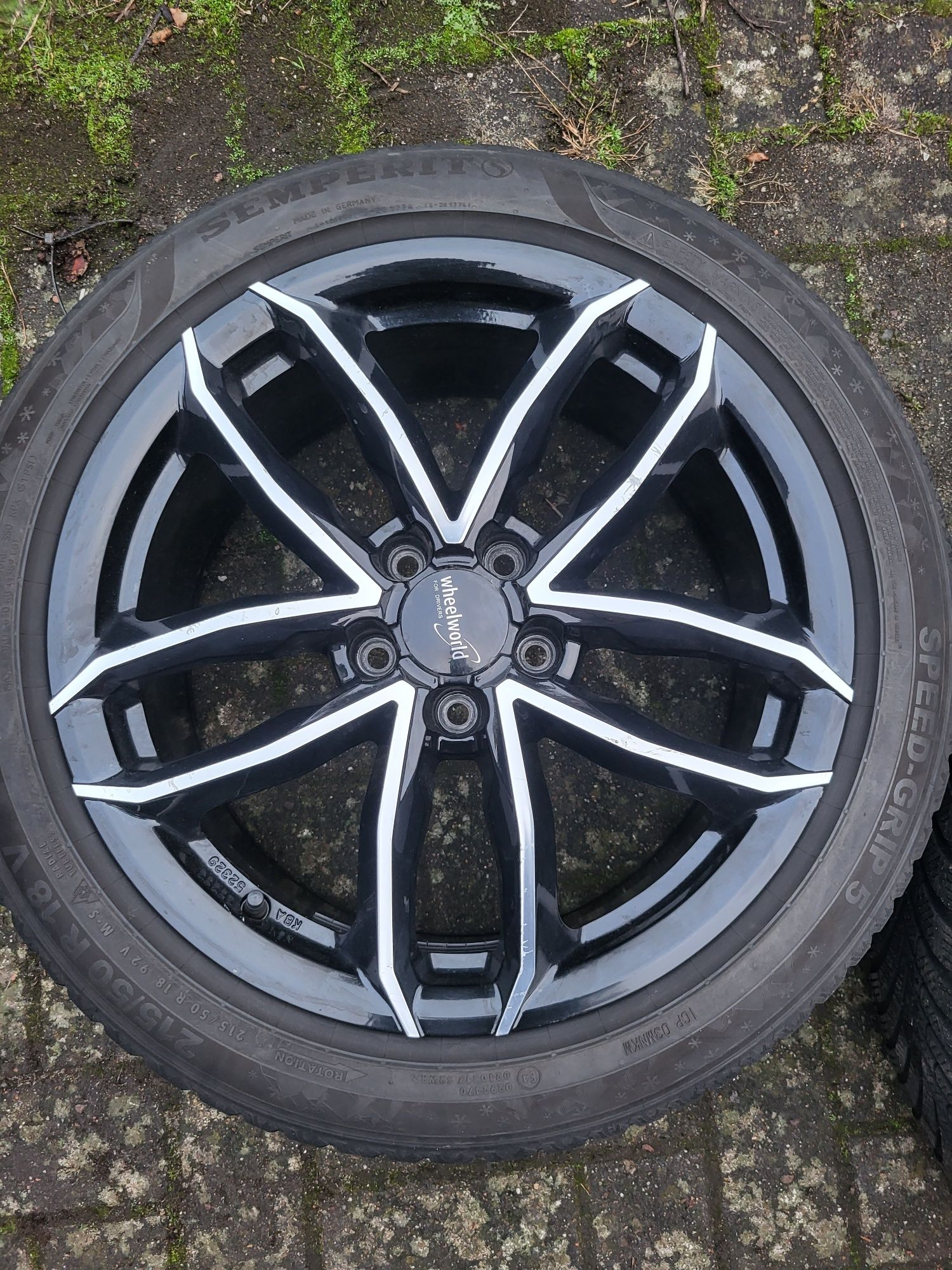 Felgi Wheelword 18" 5x112 Opony zimowe 215/50/18 Audi/Mercedes/Vw/Skod