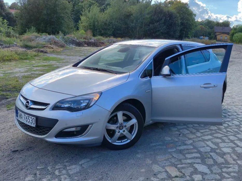 Opel Astra Opel Astra J 1.6 CDTI 136KM • 2015 • Bogate wyposażenie