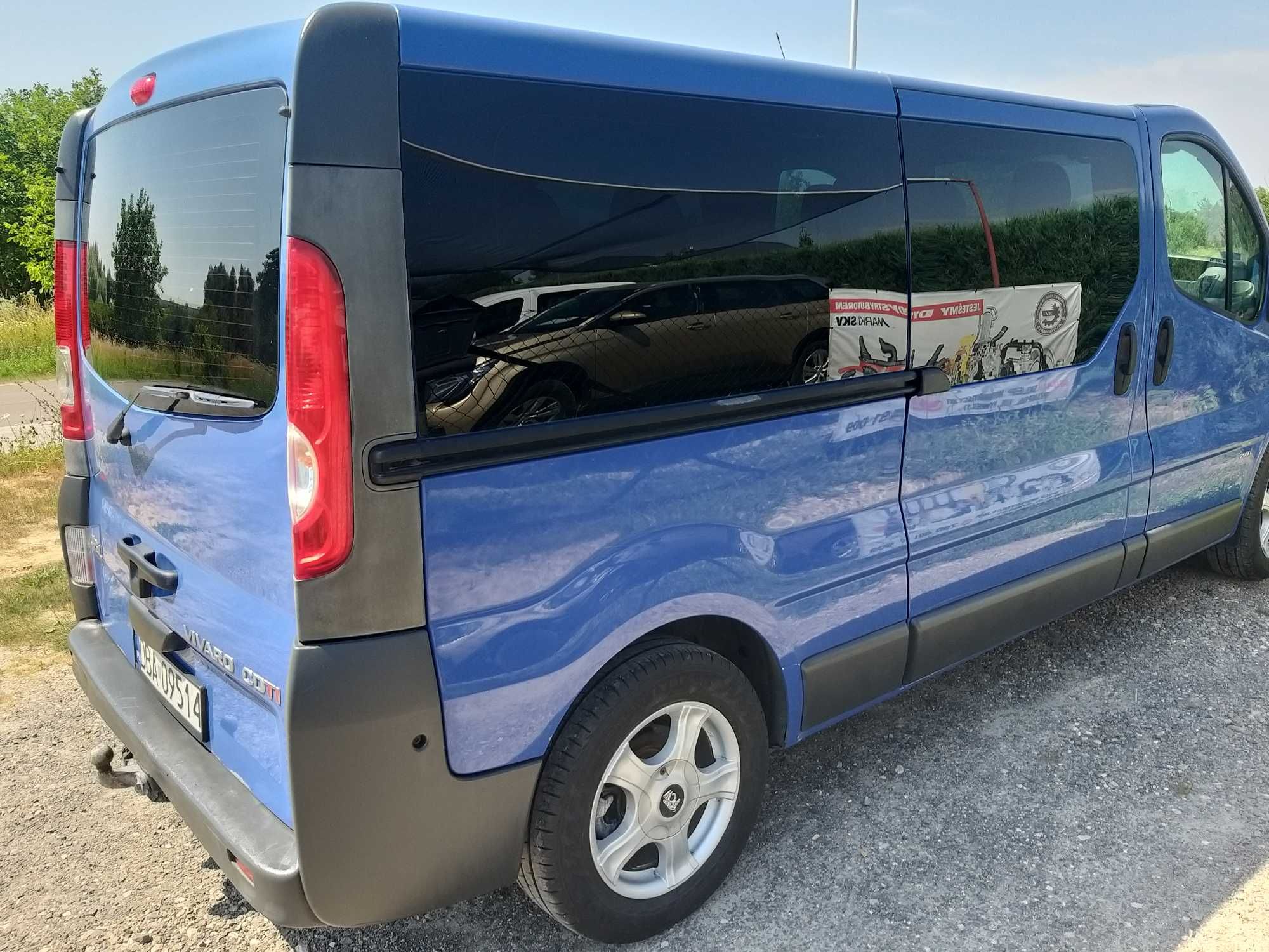Opel Vivaro 9 osób