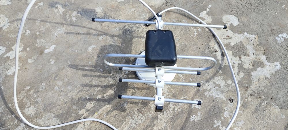 Продам  хлам из гаража, антенна, динамики, уголки