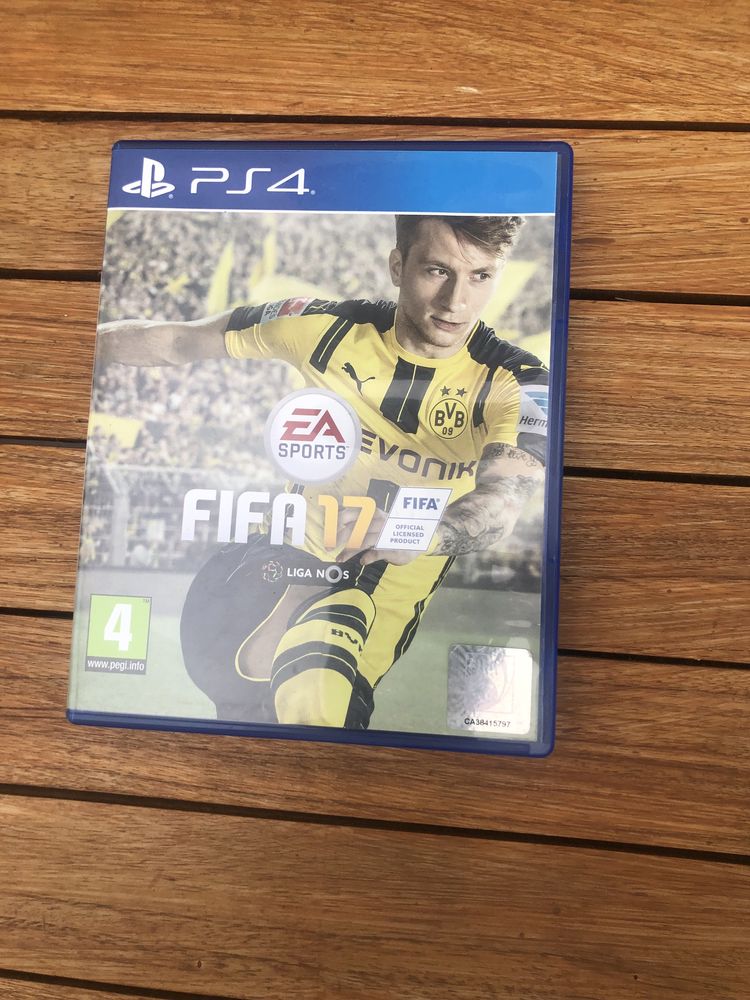 Ps4 como nova com FIFA17 e GTA5