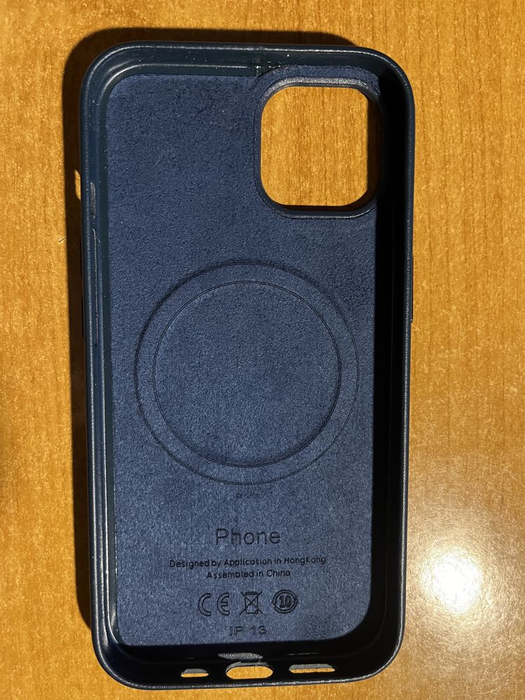 Case iPhone 13.