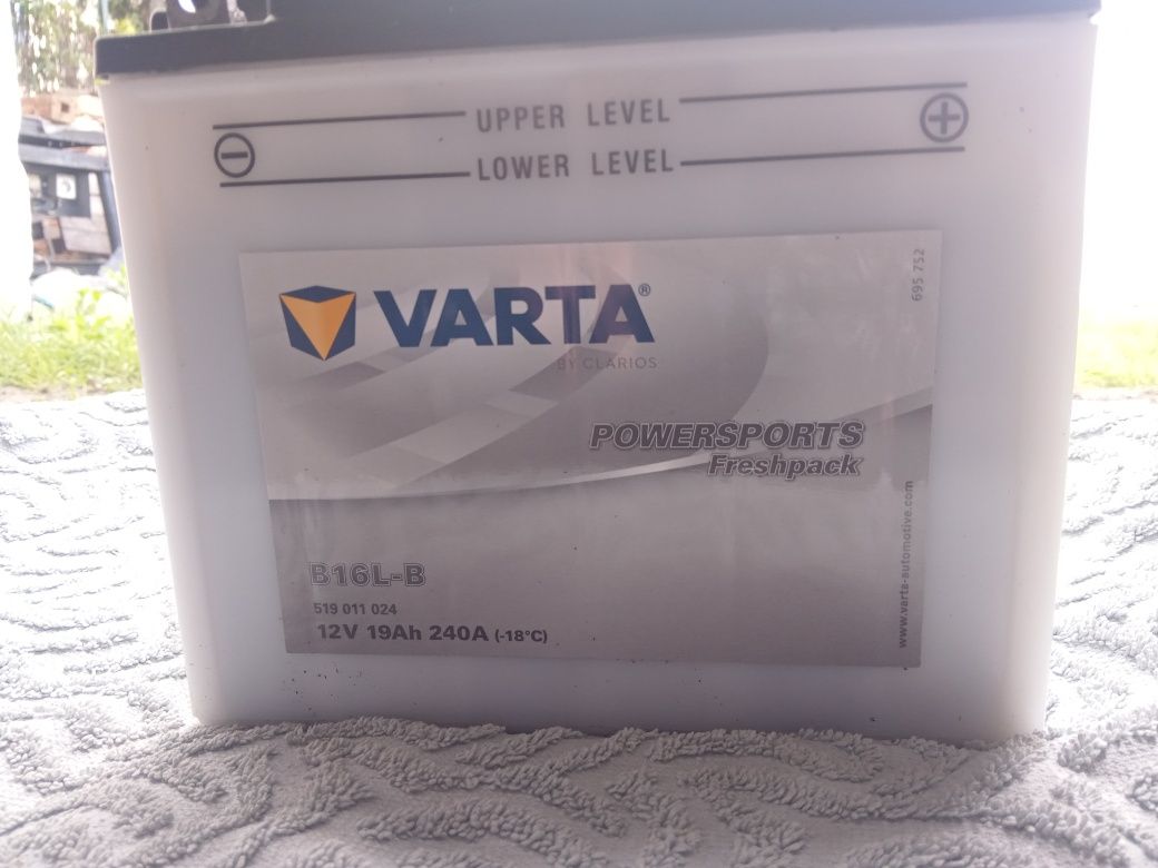 Akumulator VARTA 12V 19Ah 240A Nowy