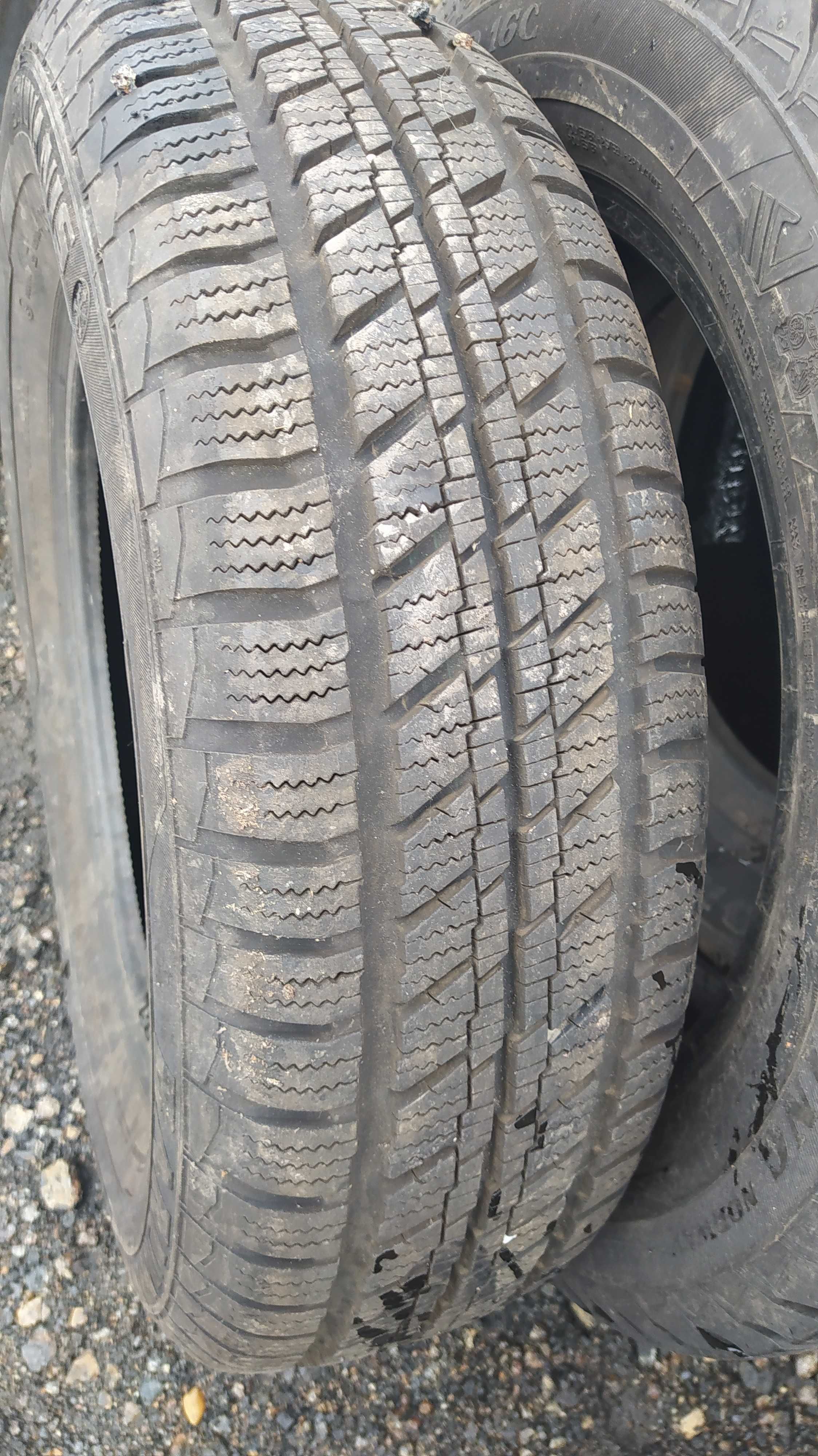 Opona 195/70R15 Barum Snovanis