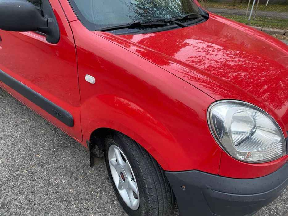 Renault Kangoo ne farbovana
