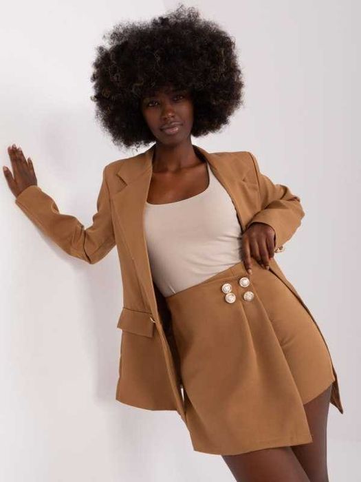 Komplet damski camelowy – marynarka i szorty | Italy Moda M