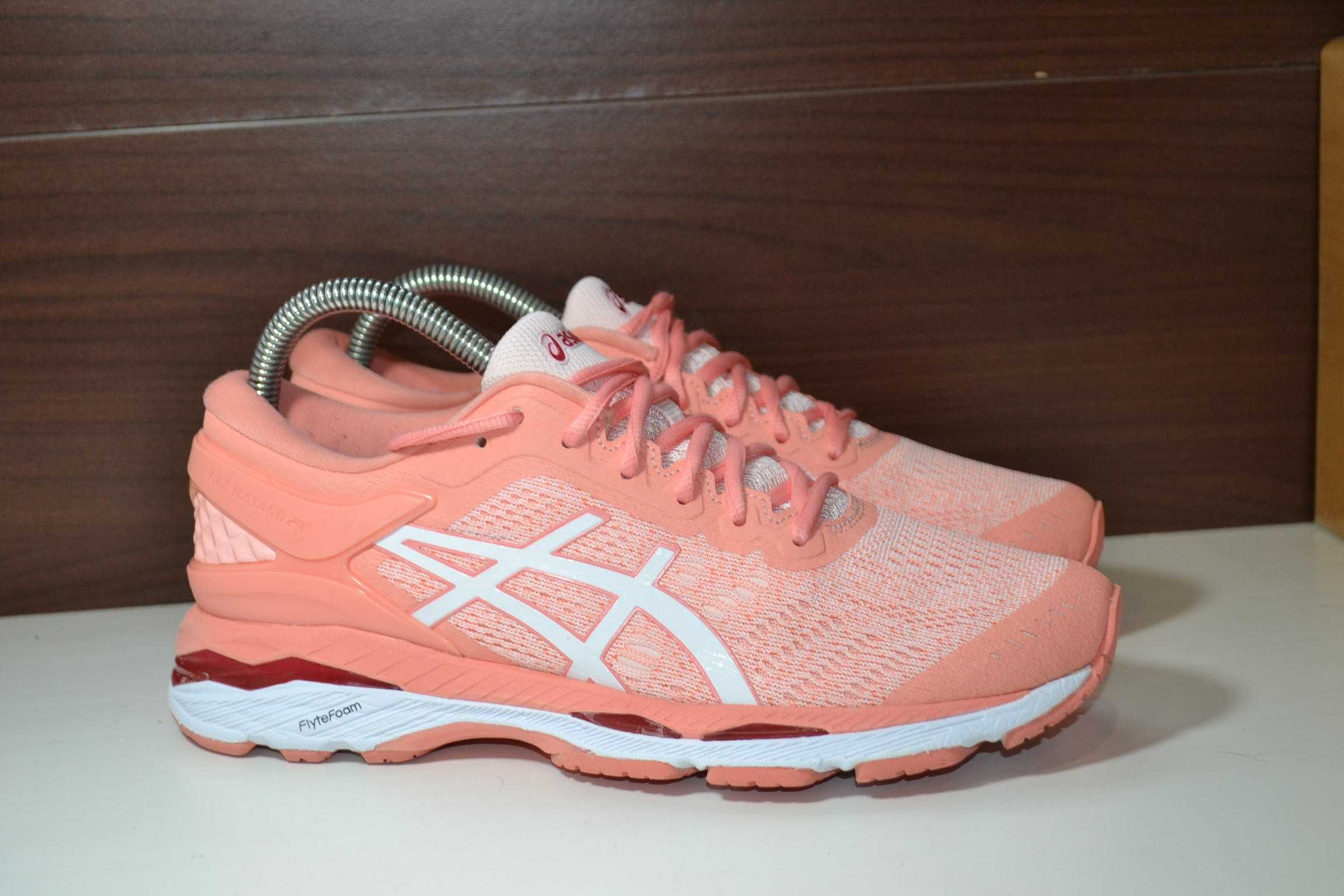 кроссовки для бега 40р  asics gel-kayano 24 женские фитнес