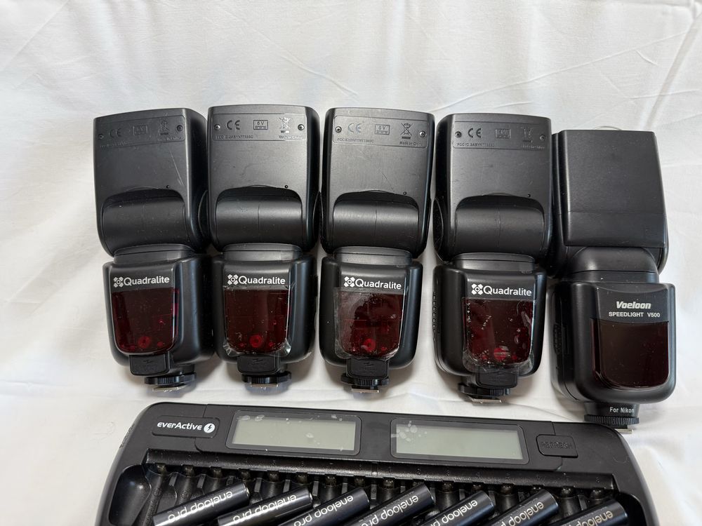 Zestaw 5 lamp błyskowych Nikon z bateriami