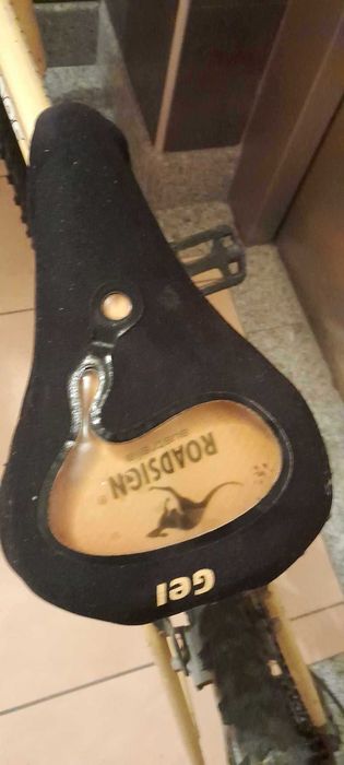 Bicicleta Esmaltina clássica amarela