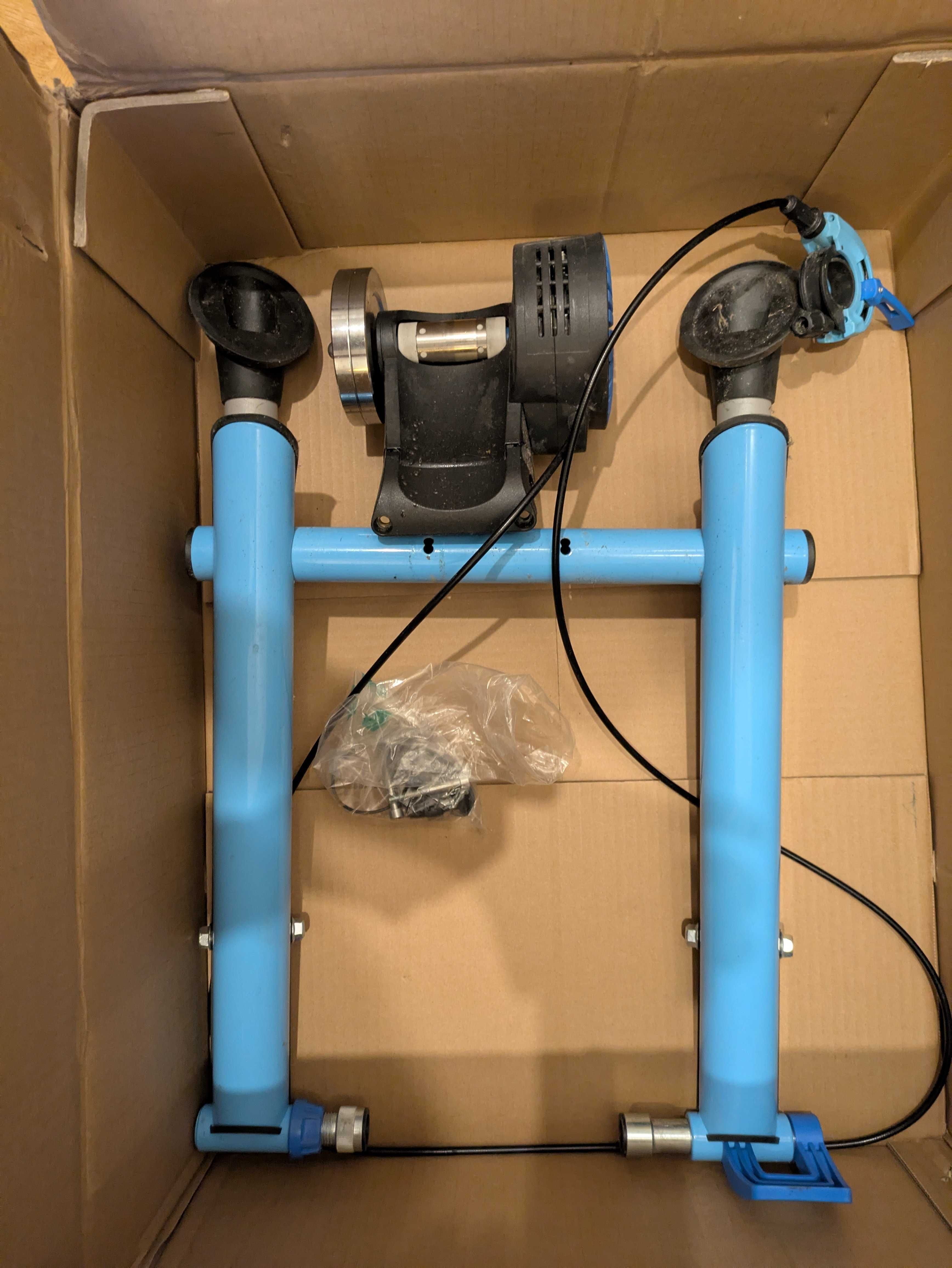 Trenażer rowerowy TACX blue matic wraz z czujnikiem kadencji