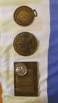 Vendo medalhas comemorativas