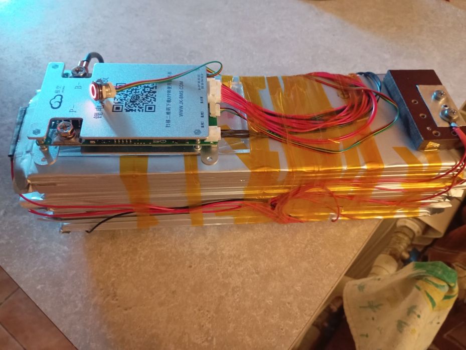 Батарея аккумуляторная 24 В 63 А литийонная NMC