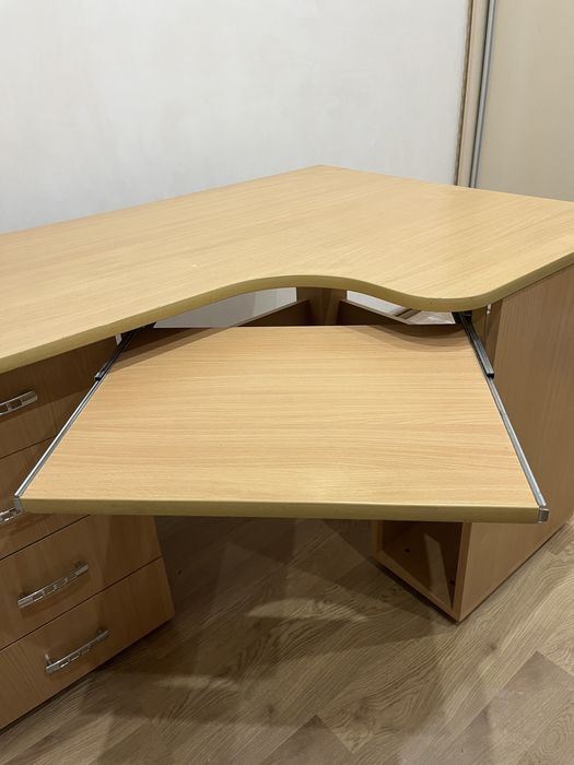 Стіл компʼютерний та письмовий, кутовий