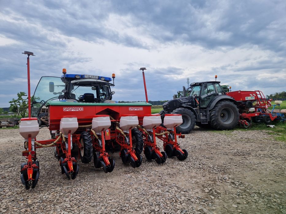 Usługi rolnicze Koszenie zbóż kukurydzy Siew pasowy STRIP TILL S