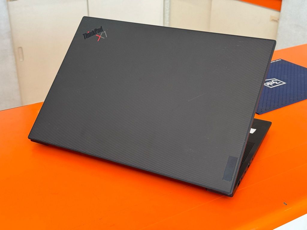 Portátil Lenovo ThinckPad X1 Extreme Gen 4