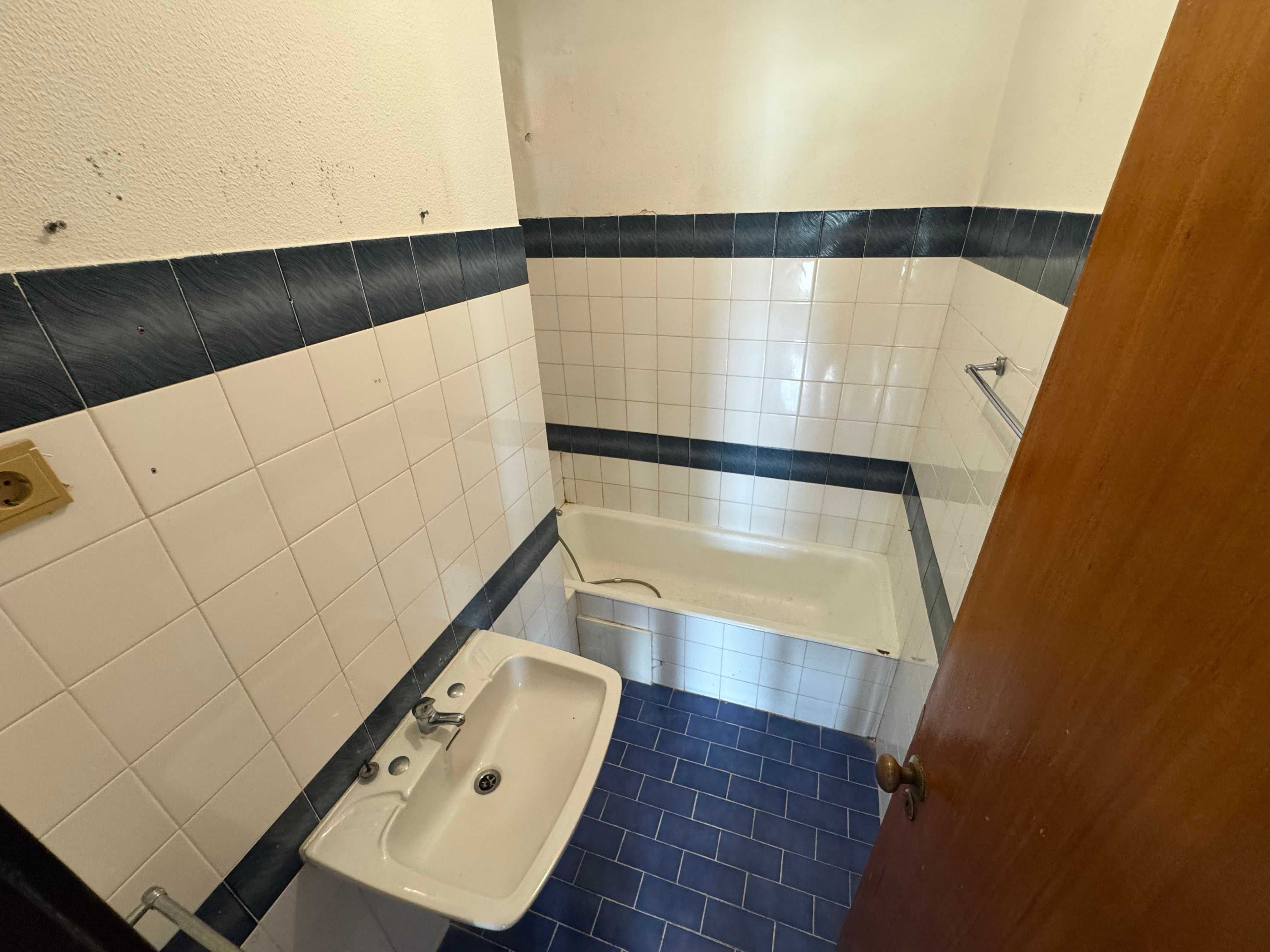 T3 espaçoso, com arrecadação e 2 casas de banho
