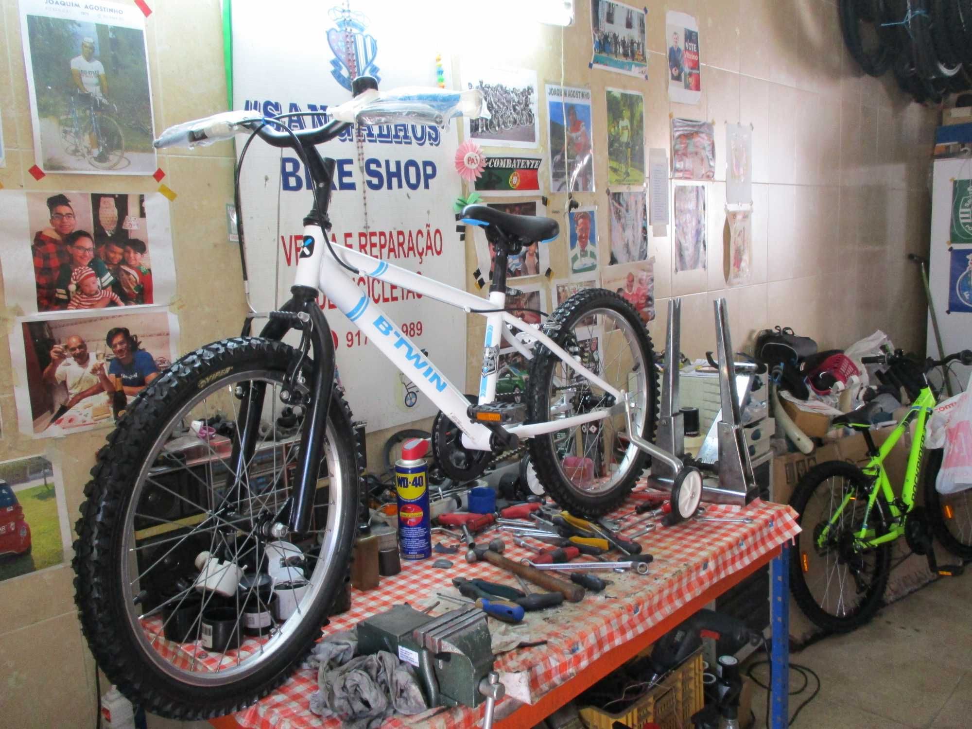 Criança B’Twin branca roda 20 c/ rodinhas