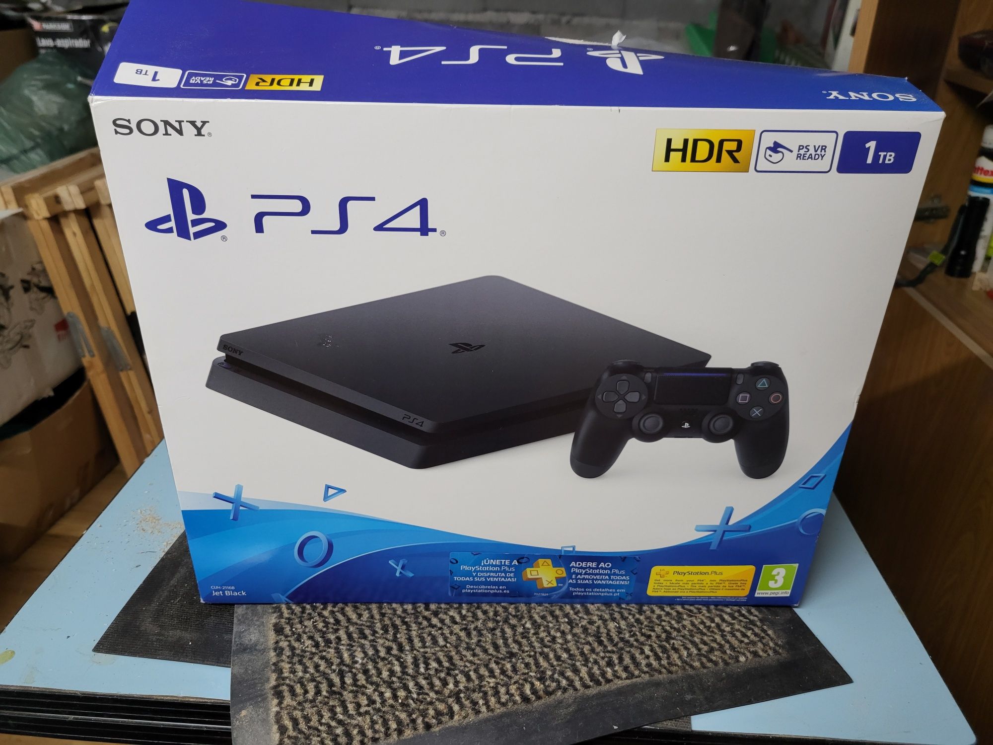 Ps4 Slim 1 TB Como nova