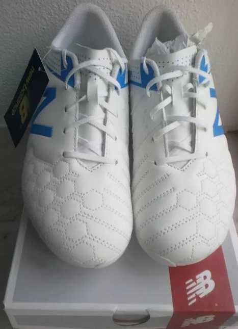 Chuteiras marca New Balance Visaro