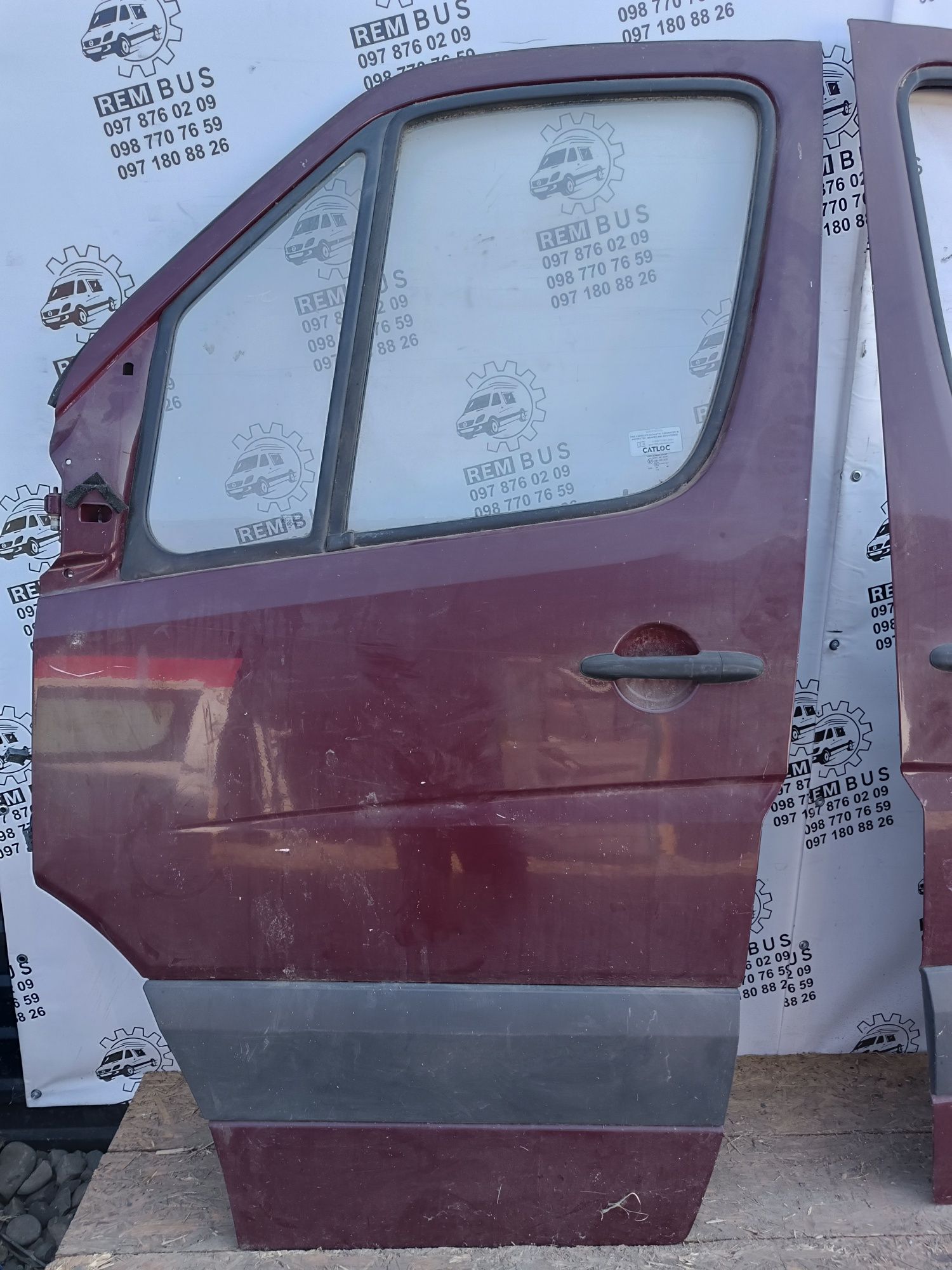 Фіолетові двері передні для MB Sprinter VW Crafter дверка дверь