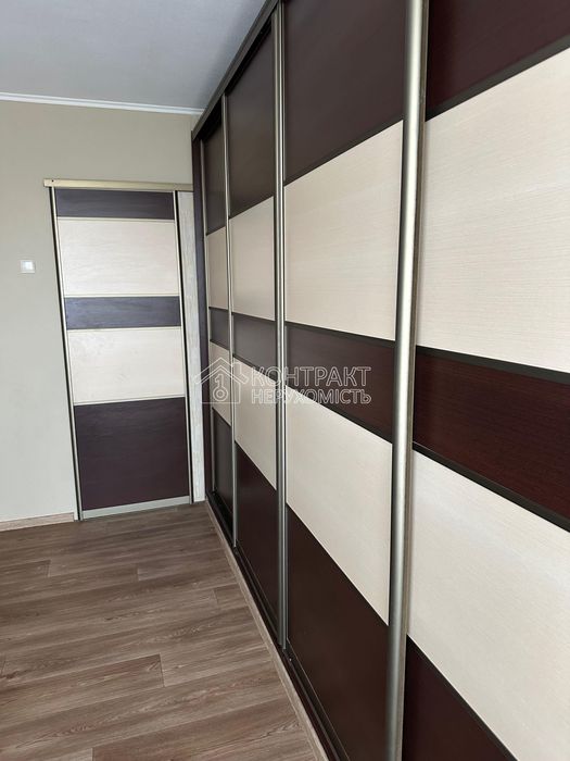 Продам 3к кв з гаражем вул.Ак.Павлова,319  522 мр Піски м.Салтівська