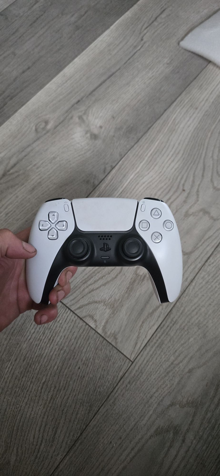 Play Station 5 + 2 гейпада + зарядная станция на 2 геймпада