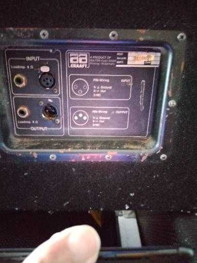 Amplificador     sound Master vf 400 e 2 colunas